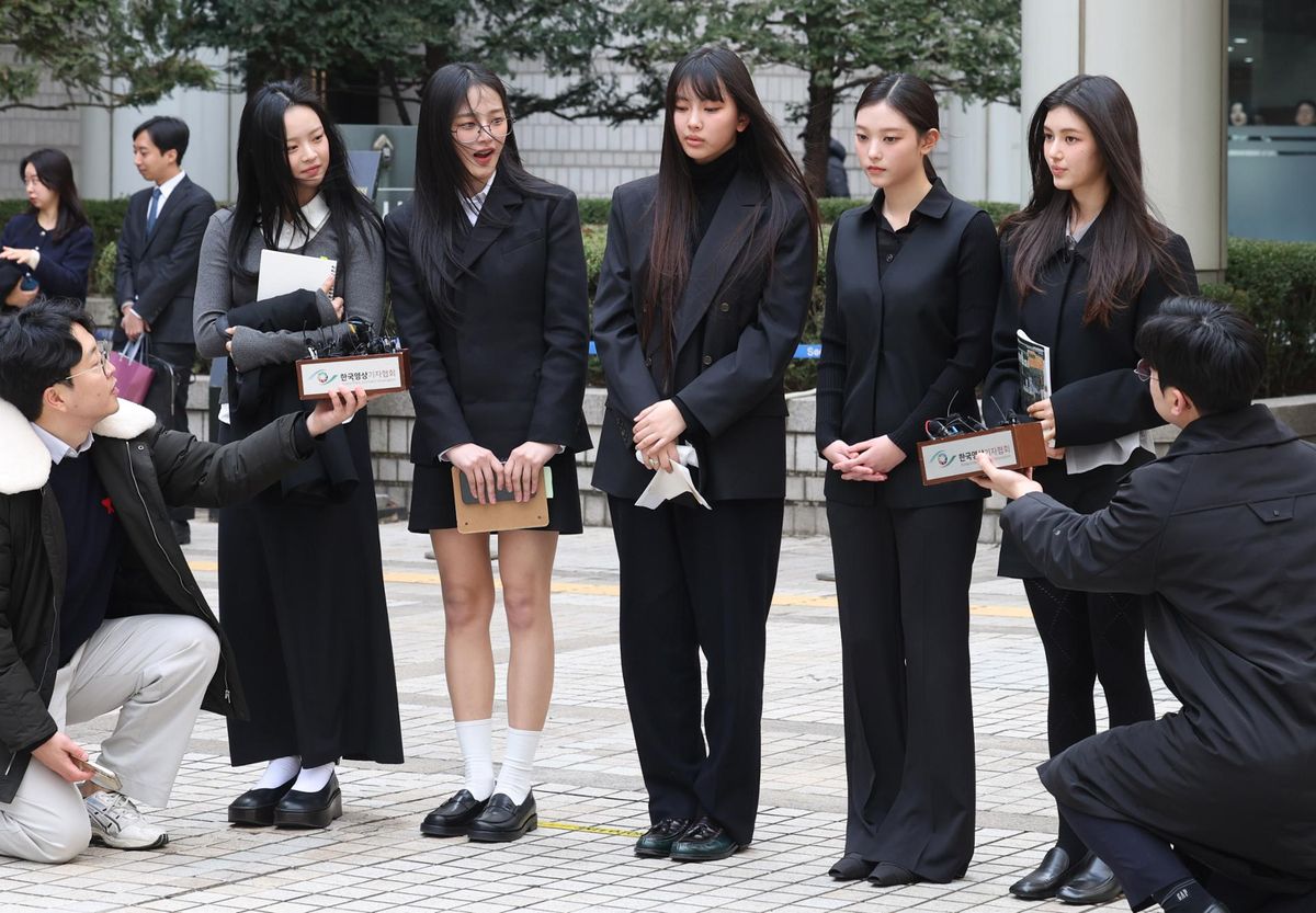 ¡OFICIAL! NewJeans Regresa Completo a ADOR: El Final de una Batalla Legal que Conmocionó al K-pop - K-Boo